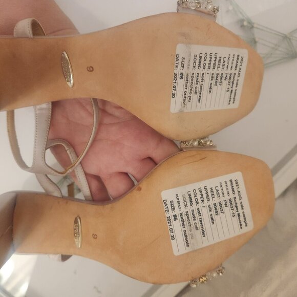 Badgley Mischka Light Lilac Embellished Heeled Sandals. NWT. Size 6 - Picture 6 of 10